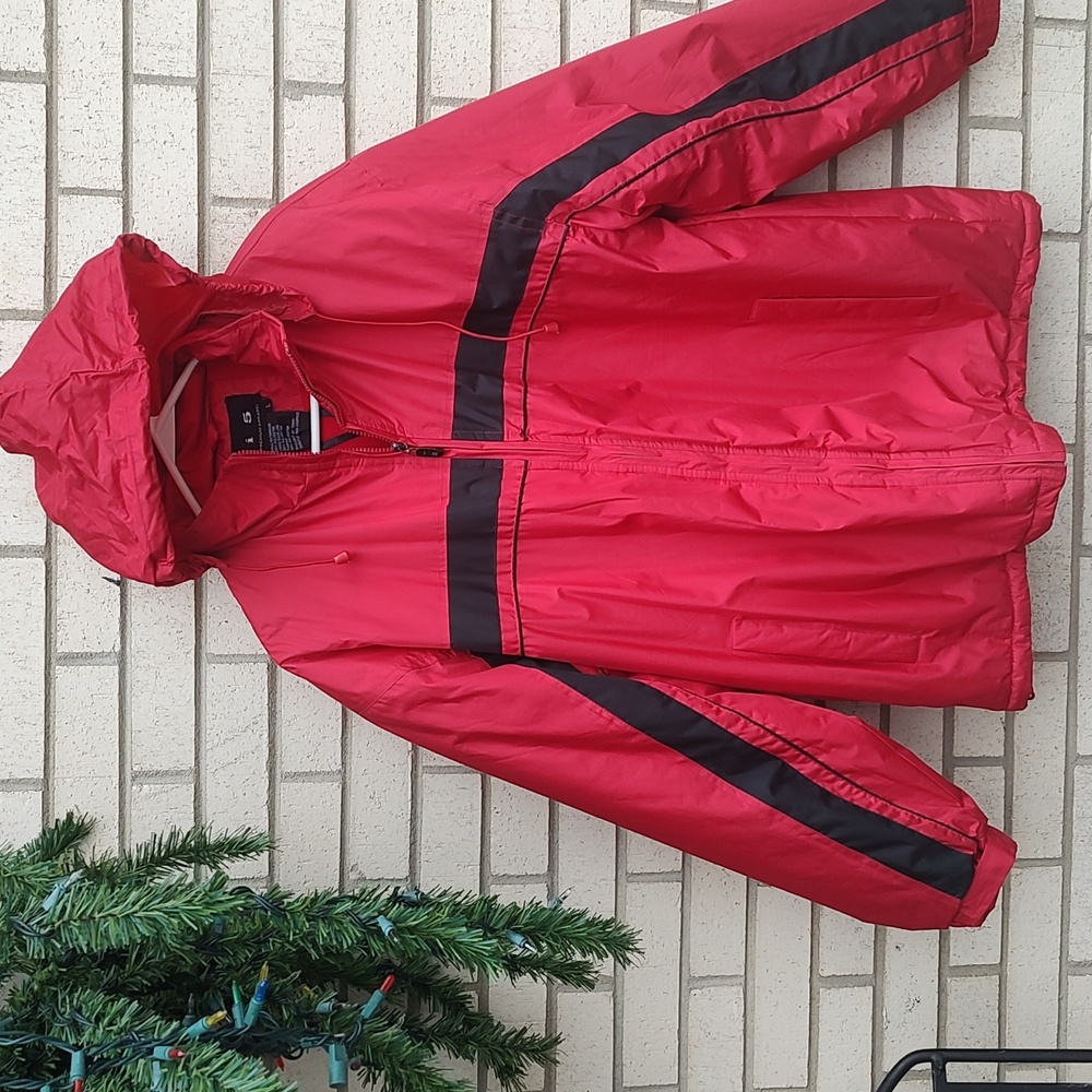 Red Coat - Picture 3 of 12
